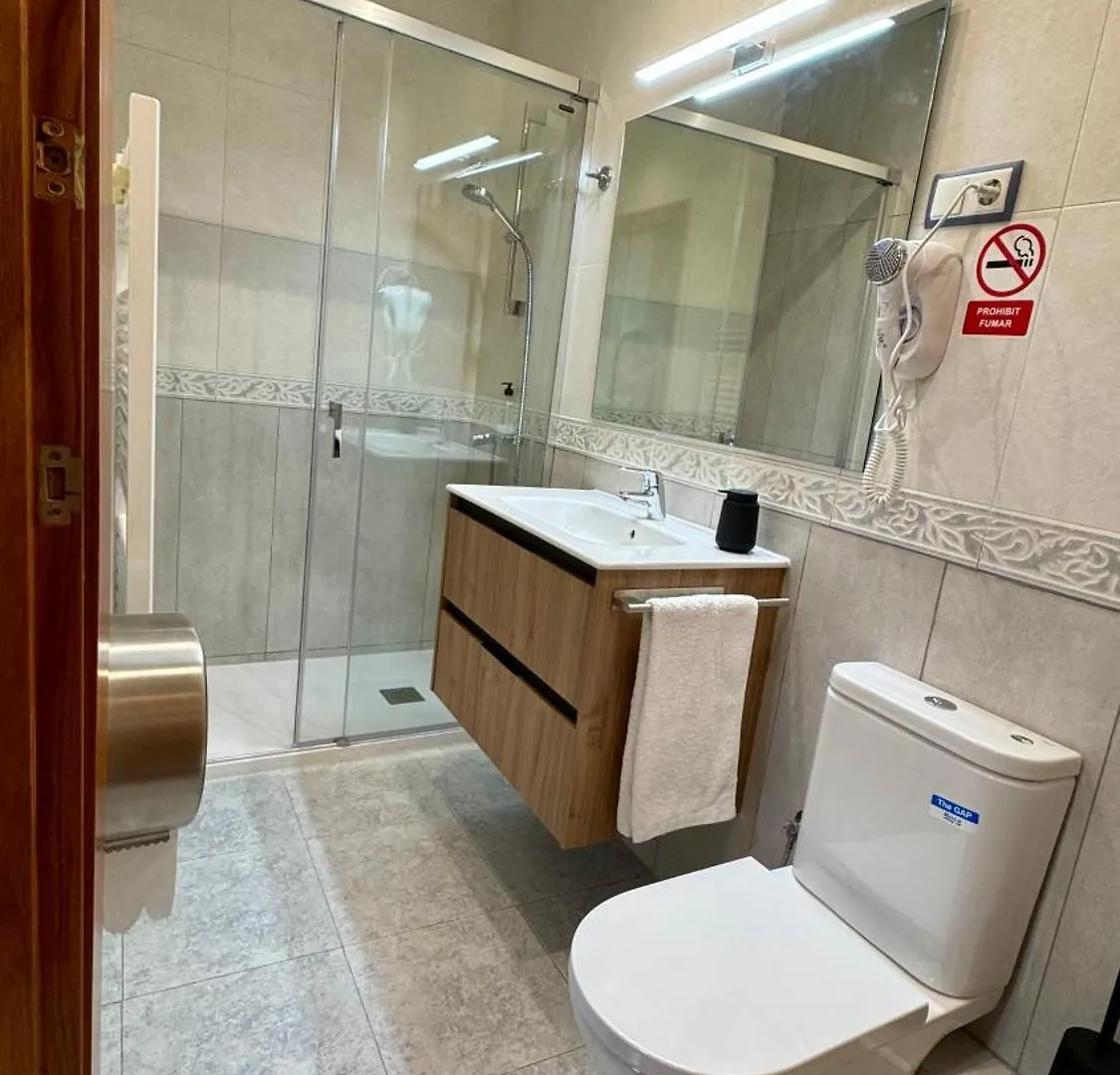 Hostal Madrazo Barcelona 2*,