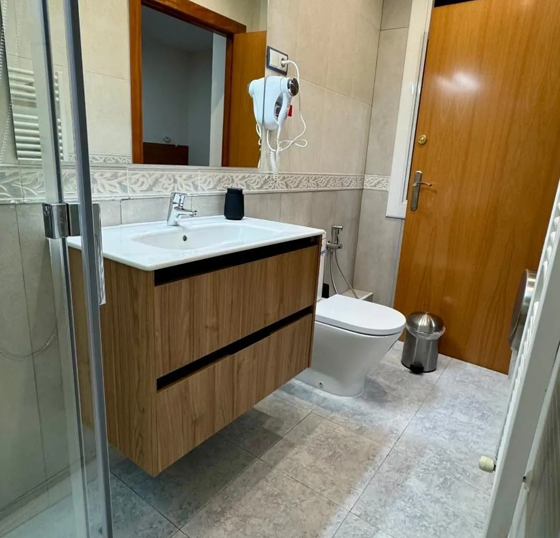 Hostal Madrazo Barcelona Guest house